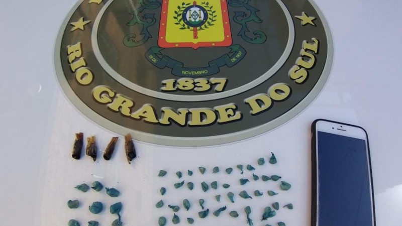 Material apreendido na ação.