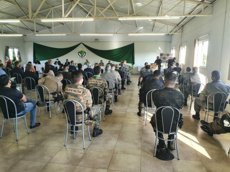 Entrega de comendas do CABM no 3º BABM.