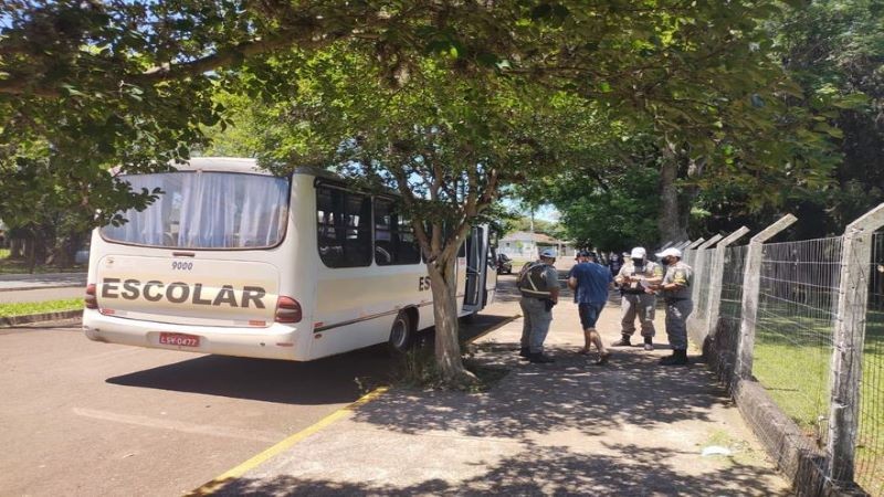 Brigada Militar faz fiscalizações nos veículos de transporte escolar em Santo Augusto