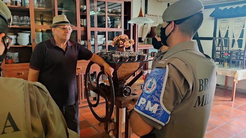 visita a estabelecimento comercial