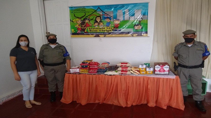 Doação alimentos Lar Bom Abrigo