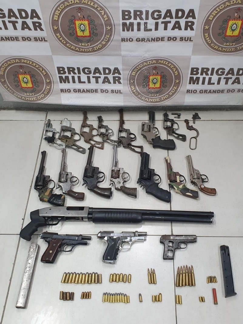 18 armas apreendidas