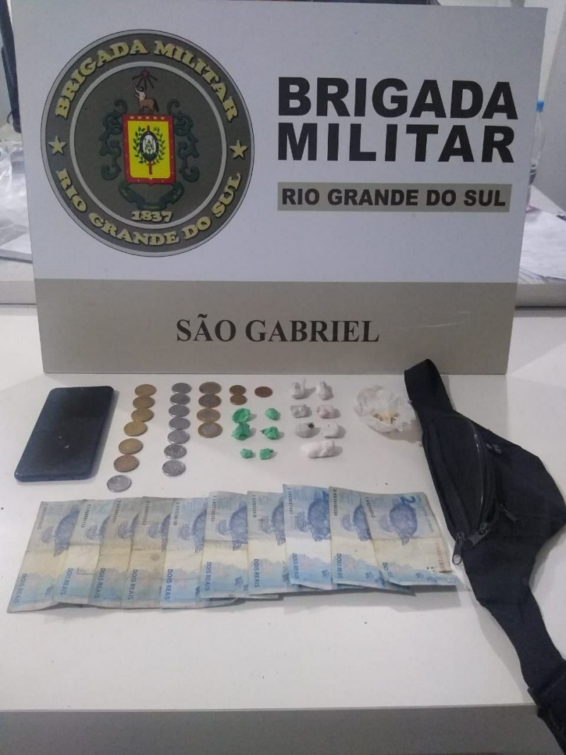 BRIGADA MILITAR DE SÃO GABRIEL PRENDE HOMEM POR TRÁFICO
