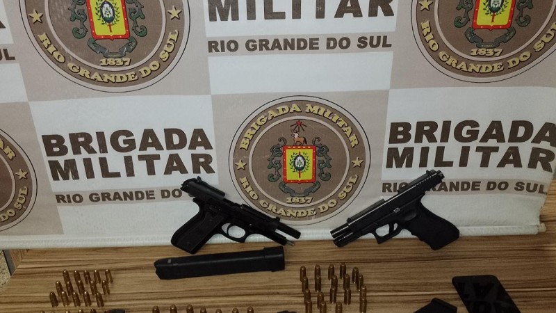 Em Uruguaiana dupla é presa com armas