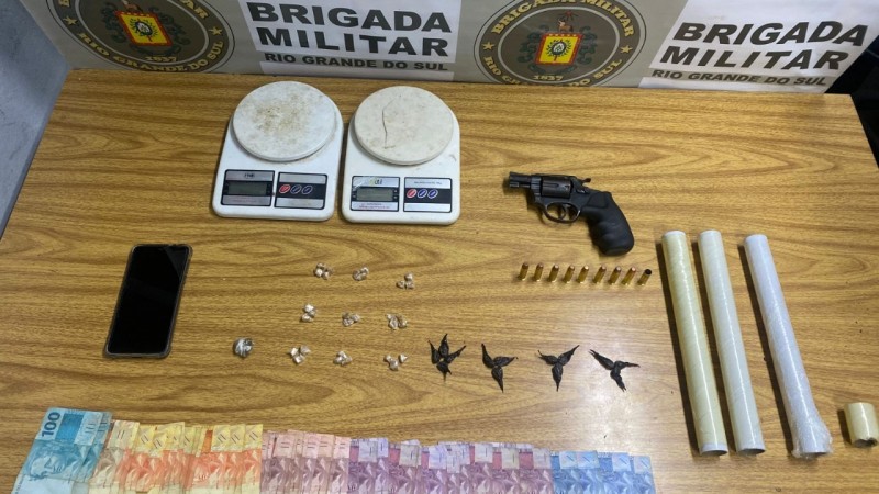 Prisão por tráfico de drogas e arma