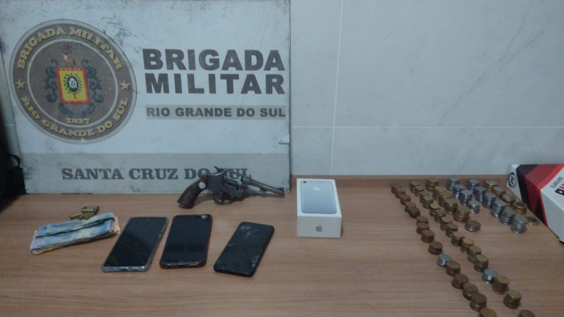 BM de Santa Cruz prende homem por posse irregular de arma de fogo de uso permitido