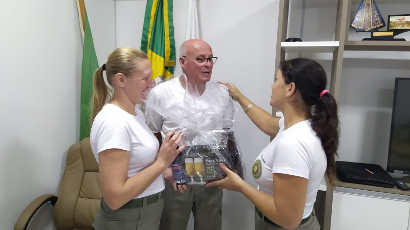 Sargento da Brigada Militar ingressa na reforma militar e recebe homenagem surpresa de colegas