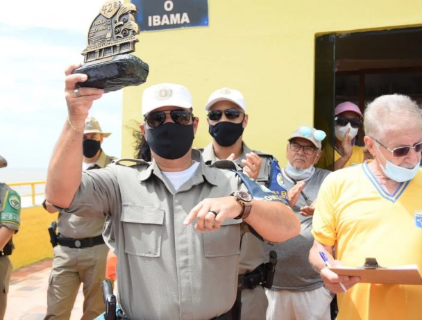 Coronel Leandro Oliveira da Luz recebe homenagem