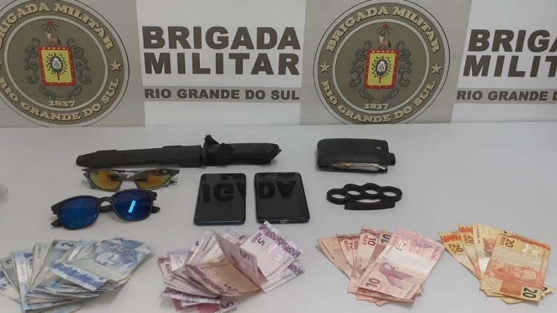 Trio é preso por roubo de veículo em Gravataí