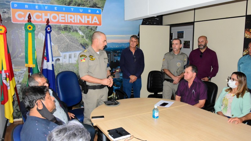 Policiais militares do 26º BPM participaram da posse dos novos membros do Conselho Municipal Antidrogas de Cachoeirinha.