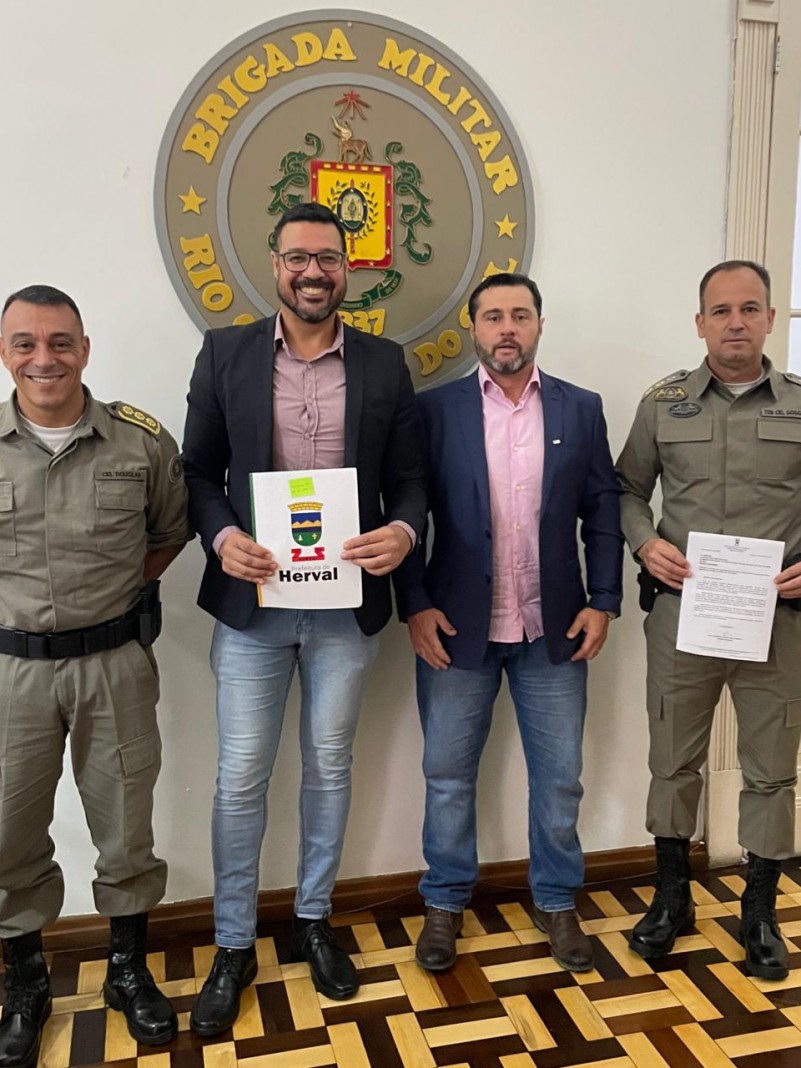 Entrega de demandas do município de Herval