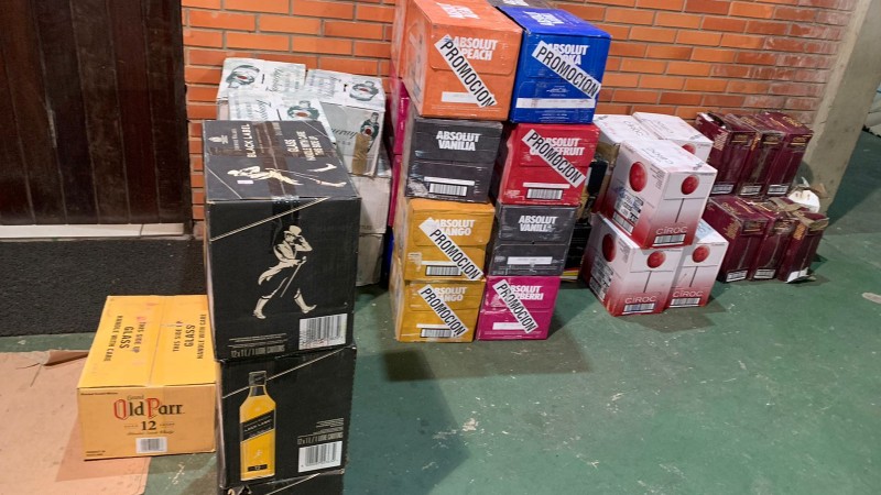 BPFAZ E RECEITA ESTADUAL   ABORDAGEM CAMINHAO CARGA BEBIDA SEM NF