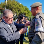 Medalhas de reconhecimento foram entregues durante a solenidade.