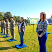 Mãe e esposa do Sd Aramburú, policial que tombou em serviço em março deste ano, receberam uma medalha em memória do militar.