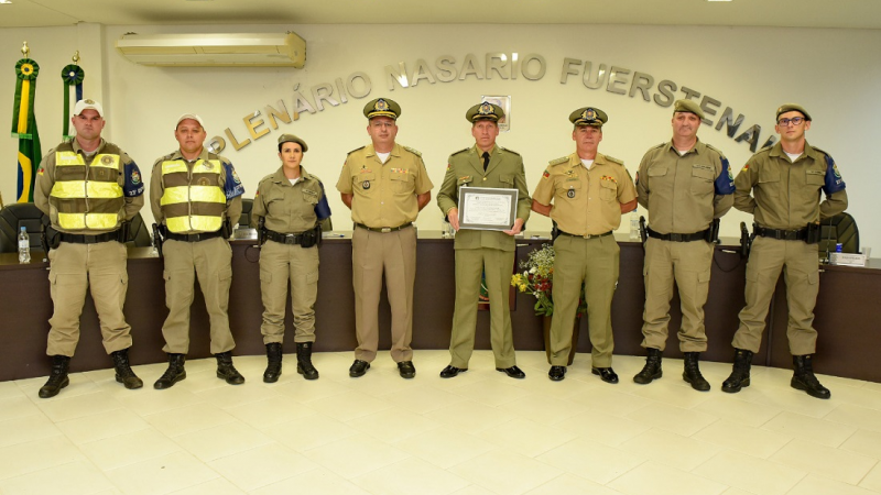 Policial recebe homenagem 19 de abril