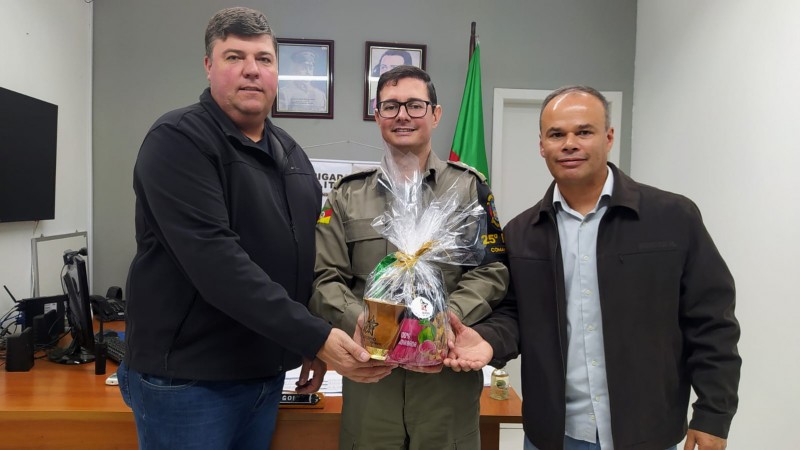 Comandante do 25º BPM recebe visita do Presidente do CONSEPRO de Portão