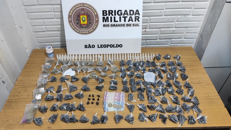 Homem é preso com mais de 900 pinos de cocaína pela BM de São Leopoldo