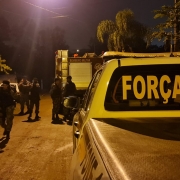 Brigada Militar apreende explosivos, dinheiro e carro roubado durante operação em Gravataí 