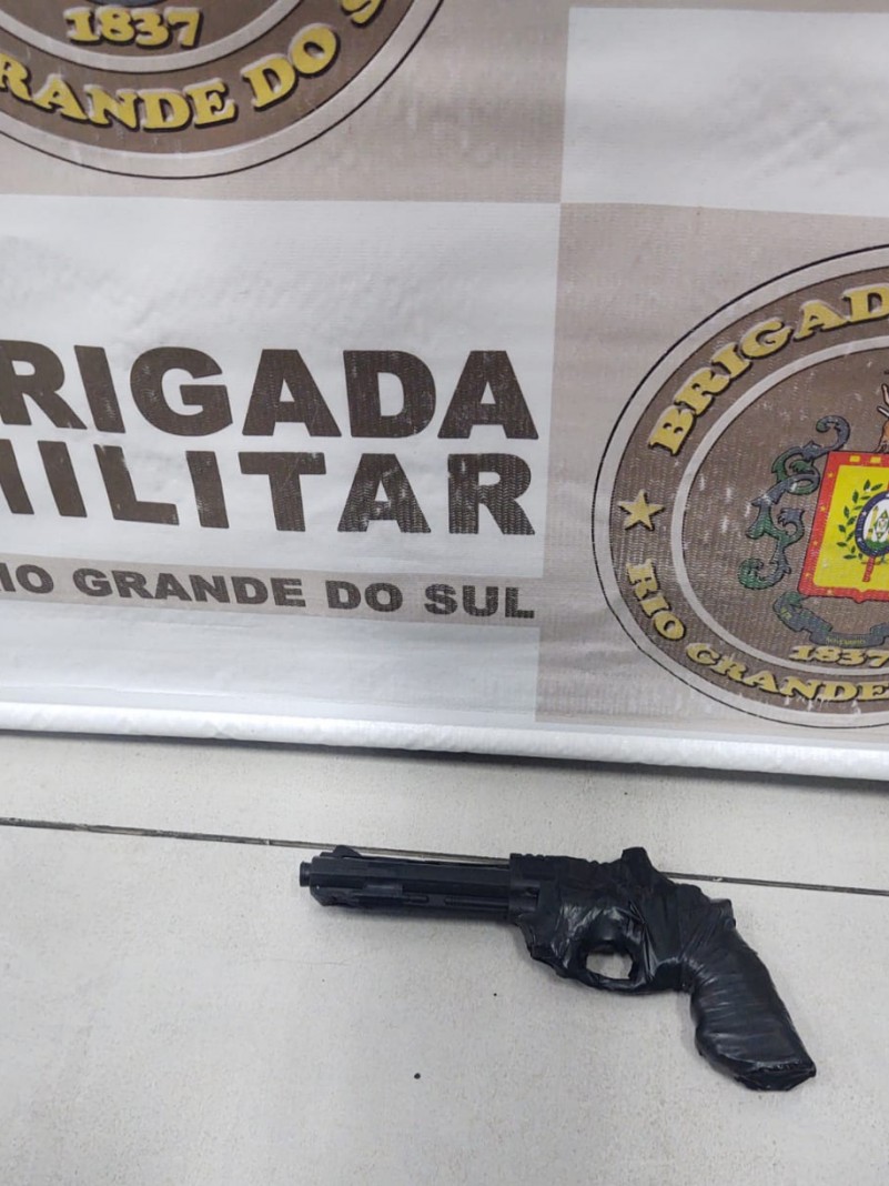 Simulacro de arma de fogo utilizado para Roubo a transporte coletivo