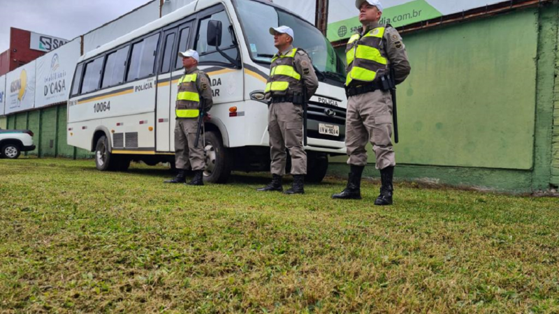 BM de Sobradinho, na manhã de segunda-feira (16/5), às 7h, realizou a prisão de um homem de 24 anos, após realizar um roubo a uma residência na localidade de Carijinho, interior de Sobradinho.