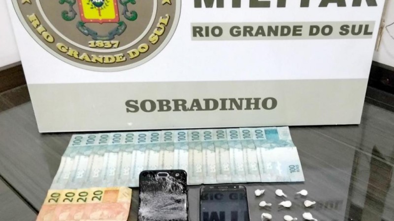 BM Sobradinho, na noite de quarta-feira (18/5), às 20h30, prendeu um homem de 27 anos, na área central do município.