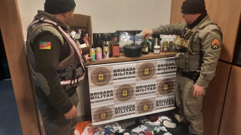 A Brigada Militar, através do 23º Batalhão de Polícia Militar, juntamente com a Polícia Rodoviária Estadual de Santa Cruz do Sul realizaram na noite de segunda-feira (13/6), às 20h, a prisão de três pessoas, um homem de 32 anos e duas mulheres de 34 anos, na Rodovia 287.