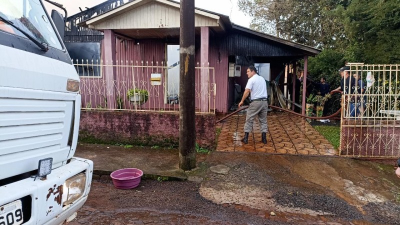Brigada Militar presta apoio em combate a incêndio na cidade de Santo Augusto