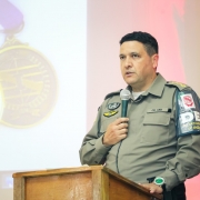 DE agracia militares e civis com a Medalha do Mérito de Ensino da Brigada Militar