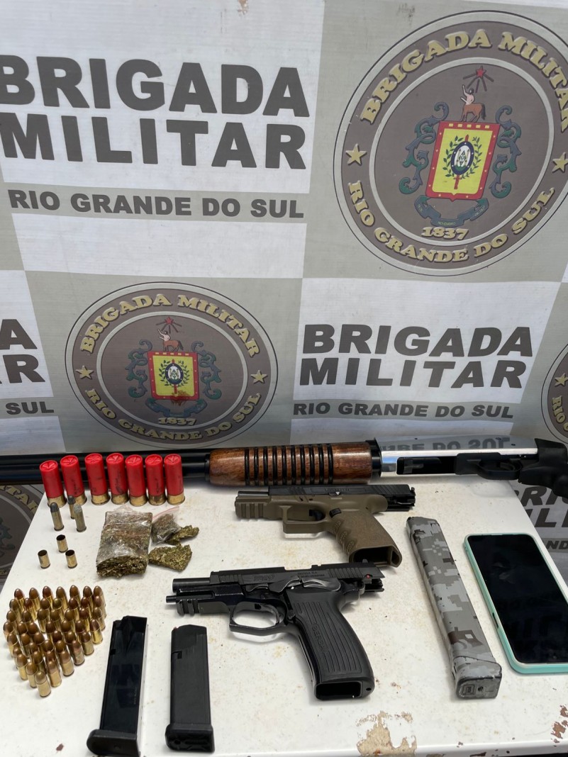 BM de Cachoeirinha prende mulher e apreende menor de idade por porte ilegal de arma de fogo
