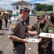 Comandante do 25º BPM recebe homenagem do 19º BIMtz