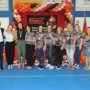 As professoras das turmas participantes também receberam a medalha do PROERD