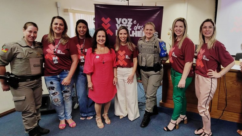 LANÇAMENTO VOZ E VEZ DAS MULHERES