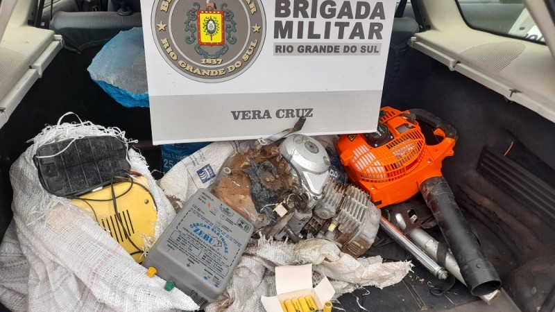 A Brigada Militar recuperou um motor pertencente a uma motocicleta que havia sido furtada no dia 13/09/2022 e munições de calibre 20.