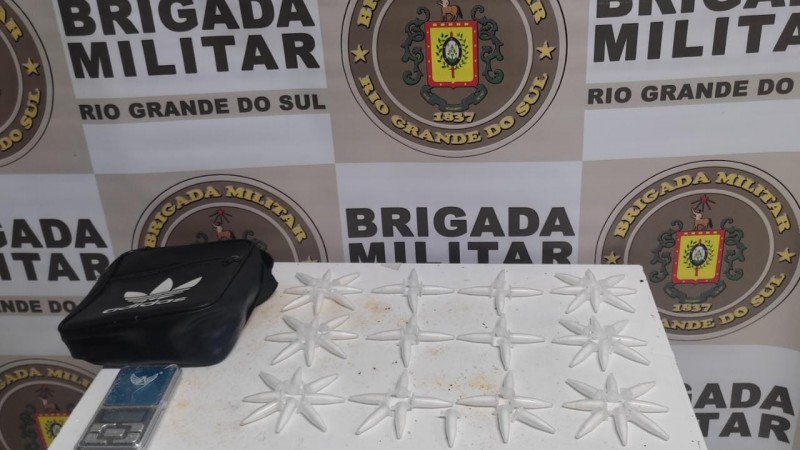 Brigada Militar prende mulher por tráfico de entorpecentes em Cachoeirinha
