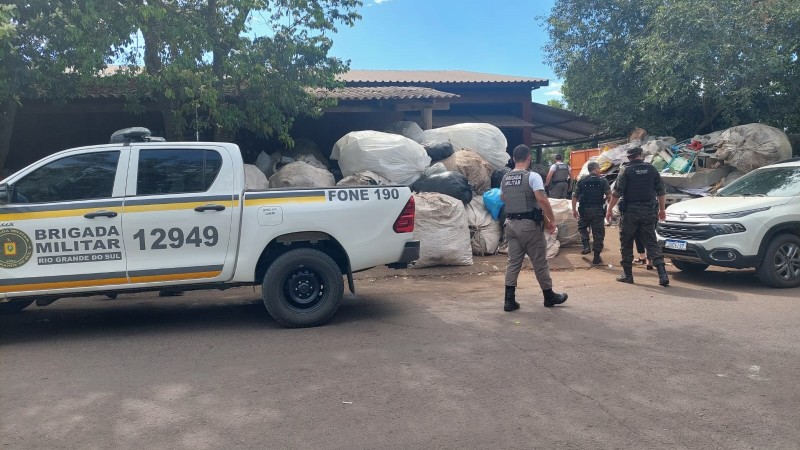 Na manhã de hoje, 01/12, iniciou-se a Operação Meio Ambiente Seguro, cuja finalidade é regular as ações de polícia ostensiva por meio da preservação da ordem pública e dos direitos coletivos do meio ambiente.