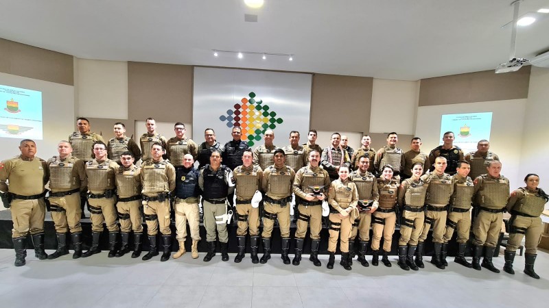 Comando Rodoviário da BM realiza operação em caminhões com suspensão  arqueada