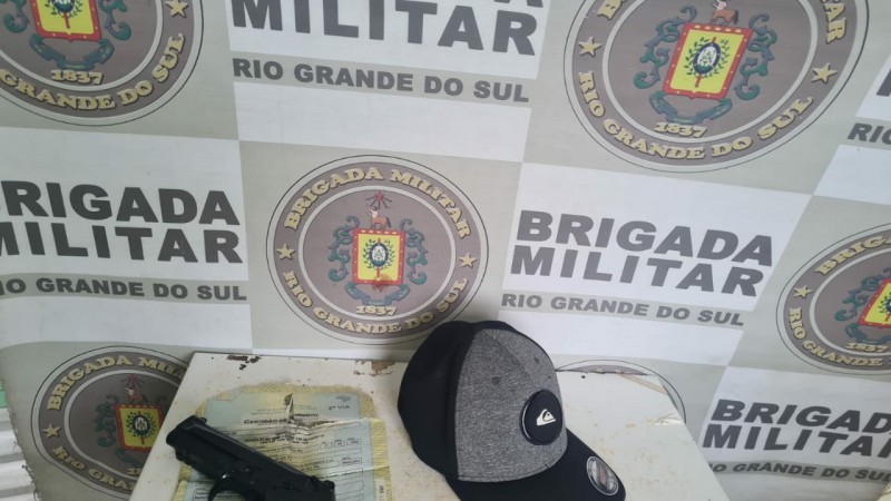 Brigada Militar de Cachoeirinha prende homem por roubo de veículo