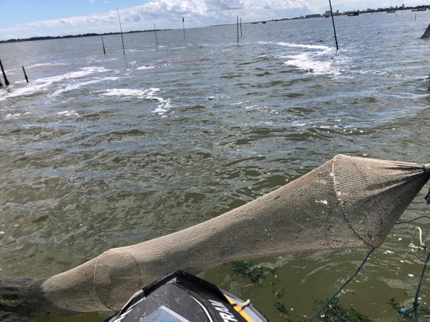 Redes de pesca apreendidas na Lagoa dos Patos pela PATRAM de Rio Grande
