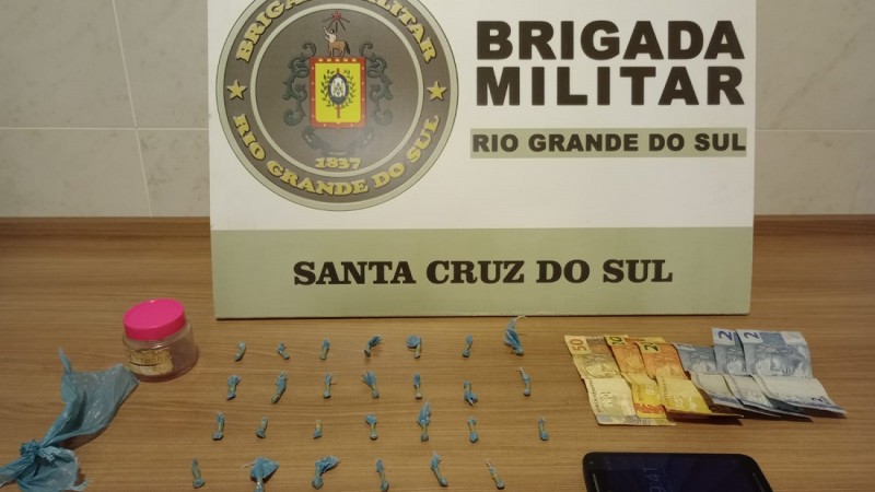 A Brigada Militar, através do 23° Batalhão de Polícia Militar (23°BPM), efetuou a prisão de um homem de 37 anos, na tarde desta sexta-feira (06/01), às 18h30, no bairro Margarida