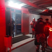Na tarde de quinta-feira (19/1), às 17h20, a Brigada Militar do 23º BPM deu início a uma ação policial que resultou na prisão de três homens de 19, 27 e 40 anos, após realizarem um roubo a um estabelecimento comercial na localidade de Santa Emília no município de Venâncio Aires. 