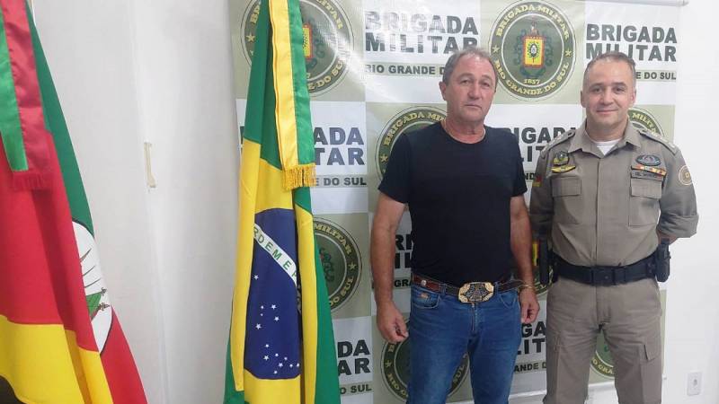Comandante Regional recebe visita de Prefeito em exercício de Segredo