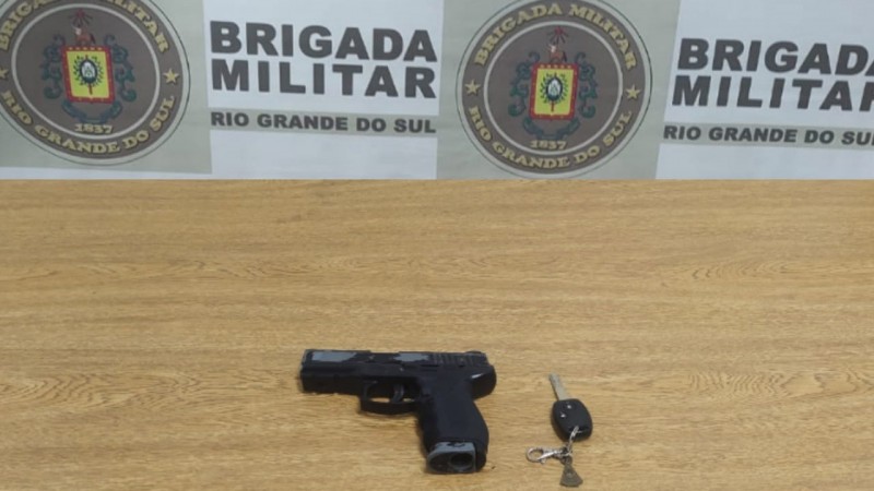 BM PRENDE HOMEM E RECUPERA CARRO ROUBADO EM SÃO LEOPOLDO