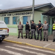 Patrulhamento em escola