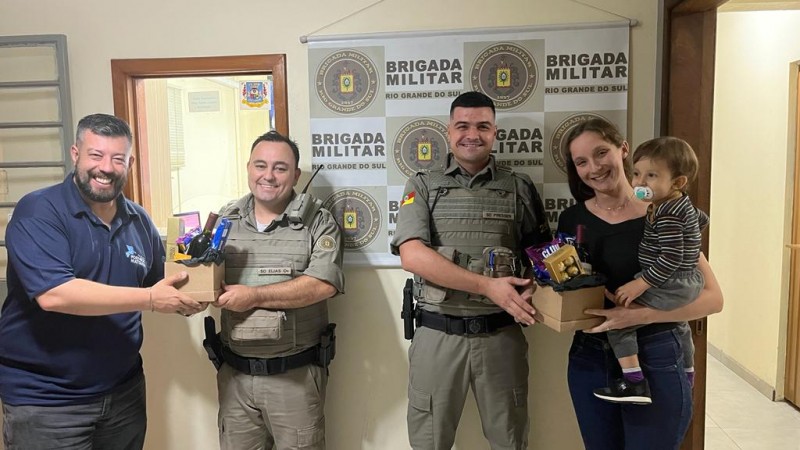 Policiais militares que socorreram menino recebem agradecimento (1)