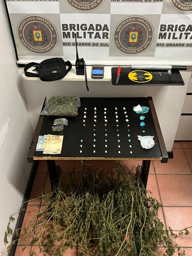 BM prende homem e aprende maconha do tipo camarão em Torres