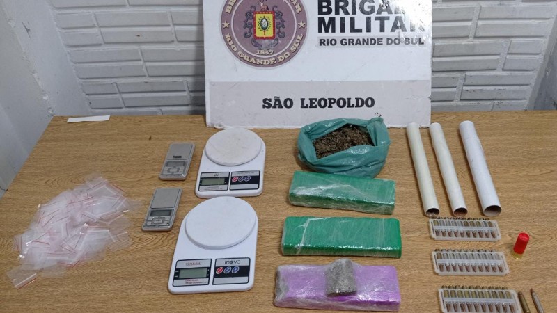 Brigada Militar de São Leopoldo prende homem com drogas e munição de fuzil