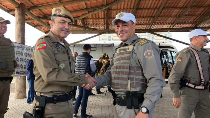 Subcomandantes-gerais da PMSC, coronel Machado (esquerda) e da BM, coronel Douglas