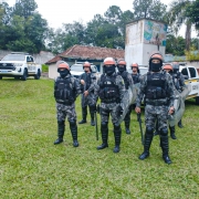 Força Tática preparada para atuar no campo de futebol