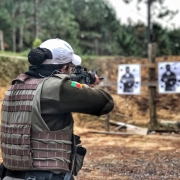 Efetivo sendo habilitado para uso de carabina