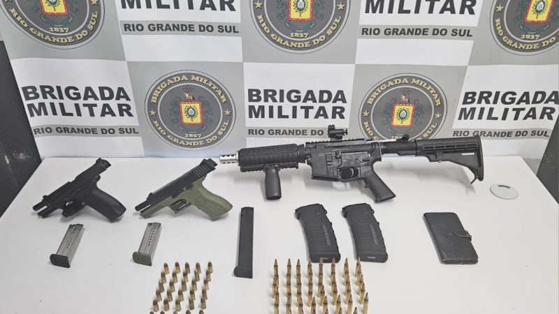apreensão de munições, duas pistolas e um fuzil calibre .556 após confronto com a BM em Caxias do Sul